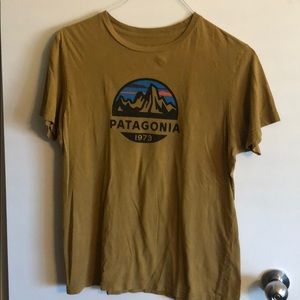 Patagonia Mustard Yellow Slim Fit Medium T-Shirt